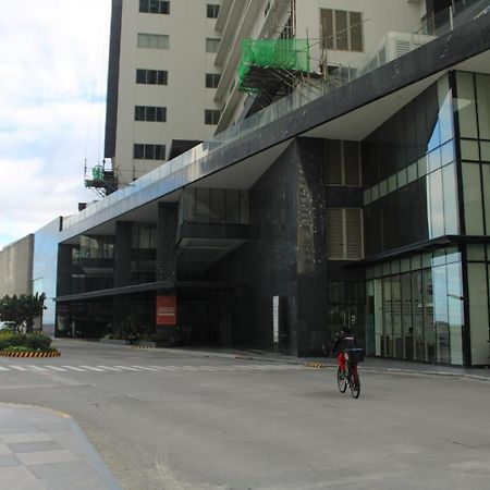 A2J Luxury Bgc Balcony Suite Near Sm Aura Taguig Manila Esterno foto