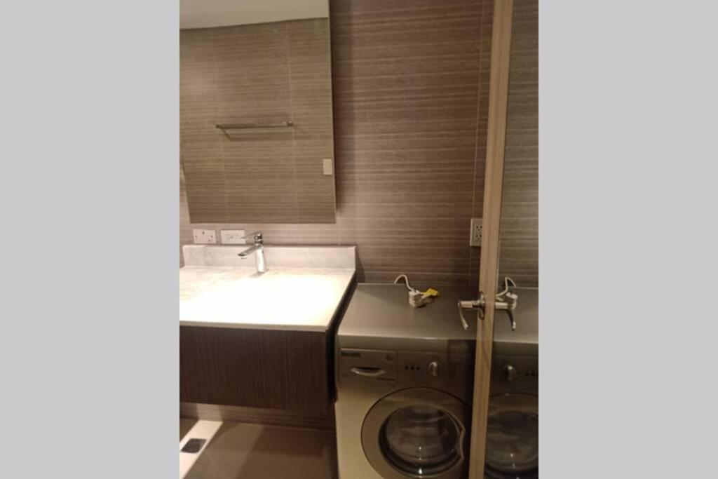 A2J Luxury Bgc Balcony Suite Near Sm Aura Taguig Manila Esterno foto