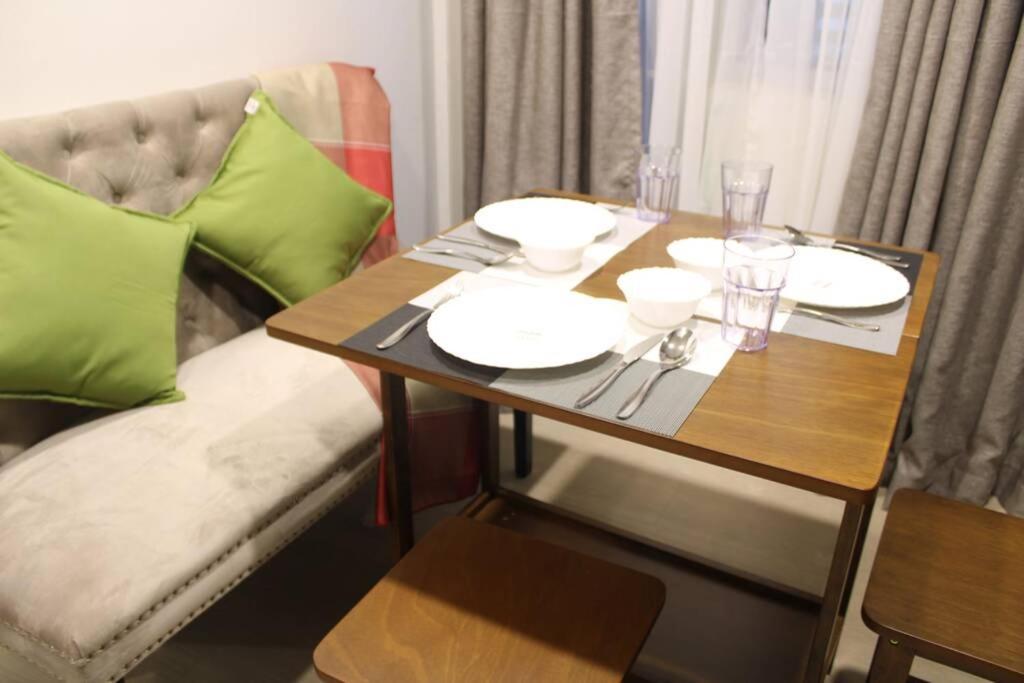 A2J Luxury Bgc Balcony Suite Near Sm Aura Taguig Manila Esterno foto