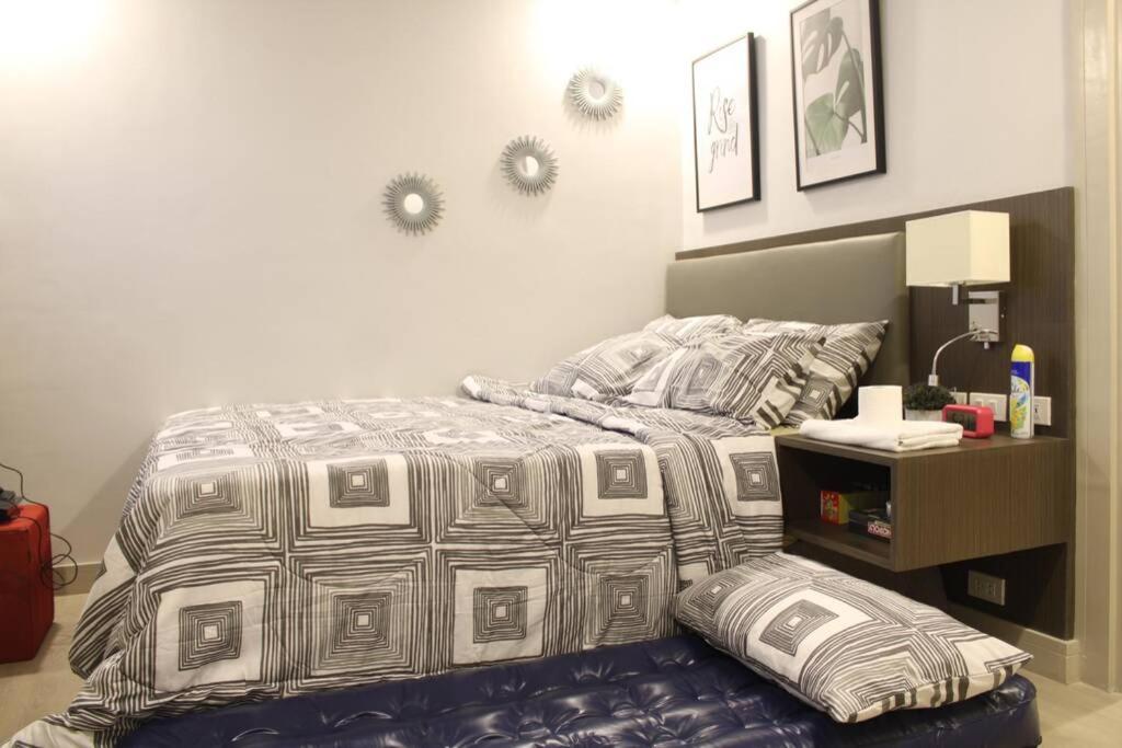 A2J Luxury Bgc Balcony Suite Near Sm Aura Taguig Manila Esterno foto