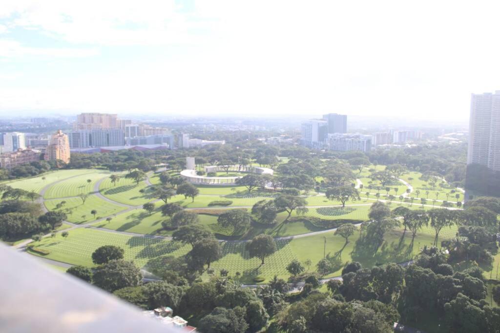 A2J Luxury Bgc Balcony Suite Near Sm Aura Taguig Manila Esterno foto
