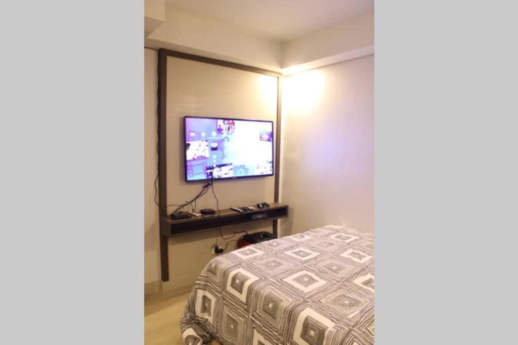 A2J Luxury Bgc Balcony Suite Near Sm Aura Taguig Manila Esterno foto