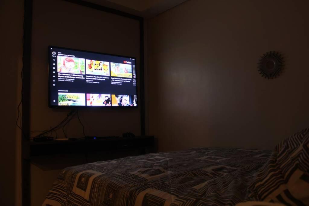 A2J Luxury Bgc Balcony Suite Near Sm Aura Taguig Manila Esterno foto